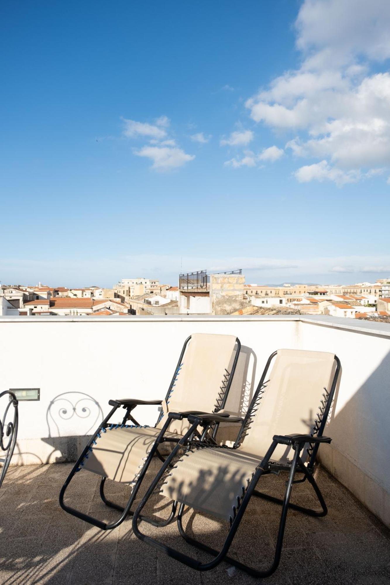 Sopra I Tetti Di Ballaro Palermo Exterior foto